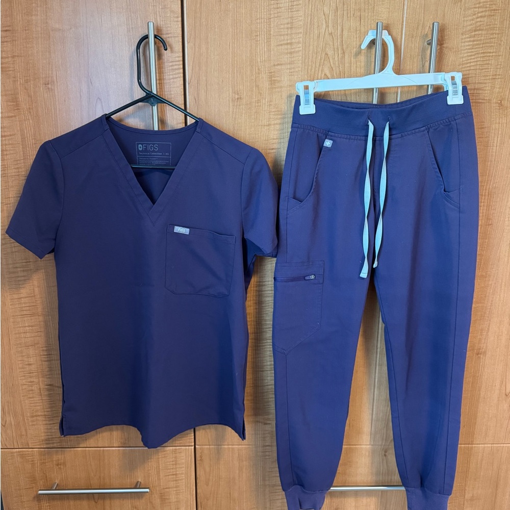 Figs Purple Scrub Set